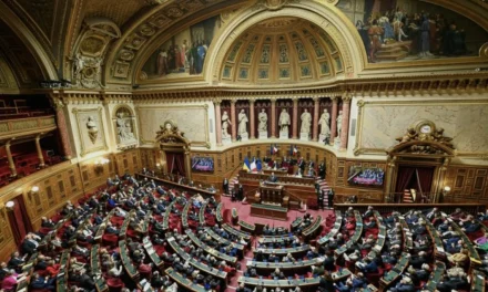 Fine vita, il ritorno al Senato riapre lo scontro sull’aiuto a morire