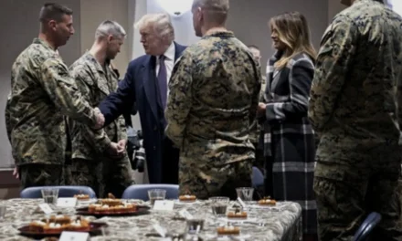 Quando “l’aiuto” diventa minaccia: il ritorno neocon di Trump sull’Iran