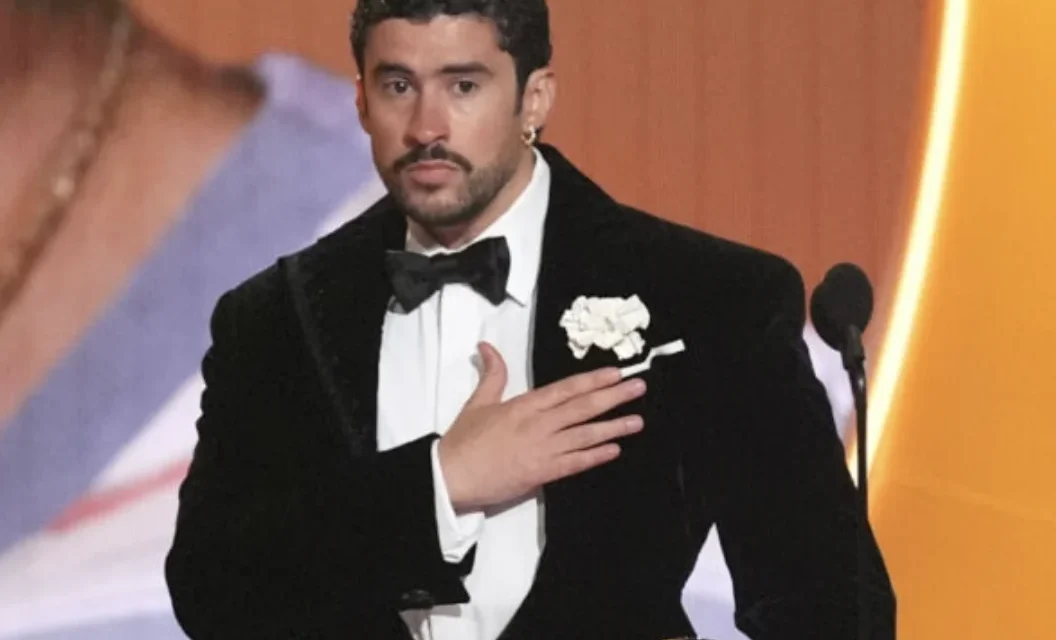 Il vincitore del Grammy dice: “ICE fuori” e il pubblico applaude