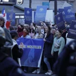 Quando la politica diventa rissa, la democrazia sanguina: né rossi né neri, basta violenza