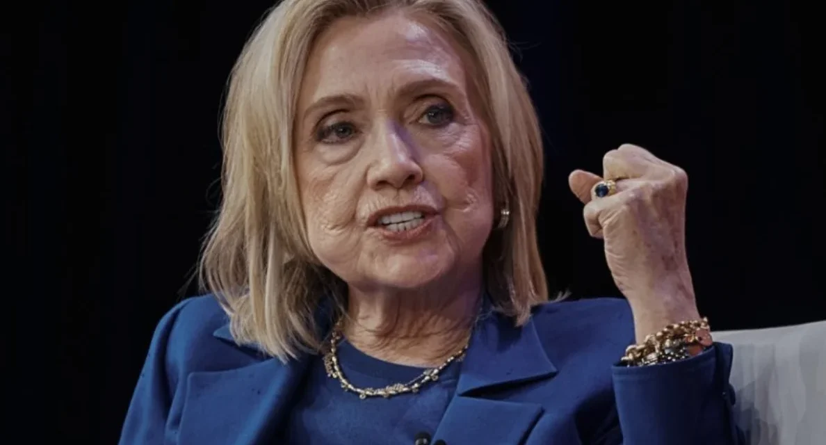 Caso Epstein: il circo dei Clinton e il buco nero di Trump