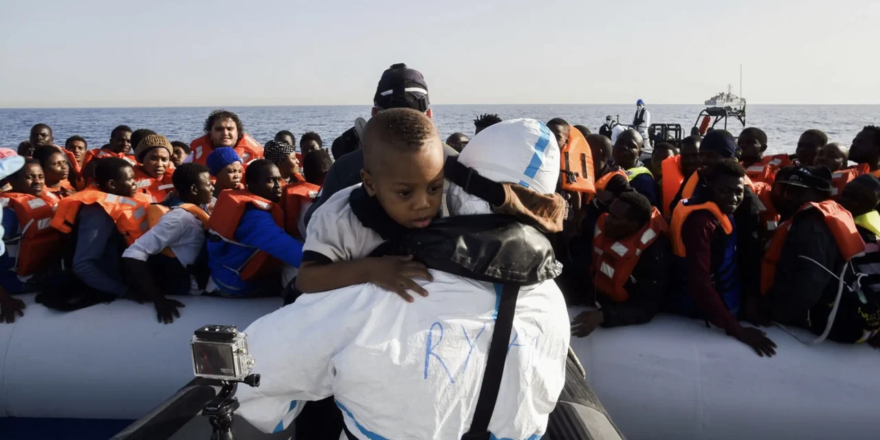 La frontiera come teatro: il ddl migranti tra slogan, eccezioni e diritti compressi