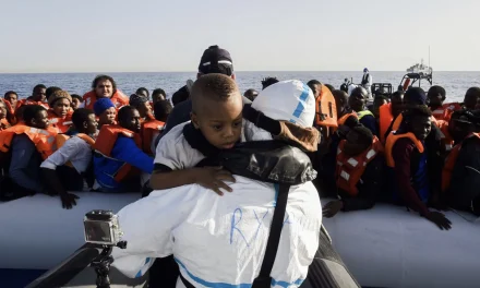 La frontiera come teatro: il ddl migranti tra slogan, eccezioni e diritti compressi