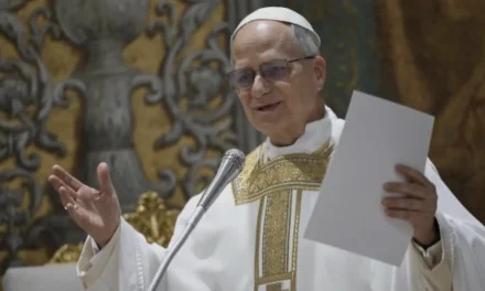 Separare il fondatore dal carisma: il “metodo Leone XIV” come igiene spirituale dell’istituzione