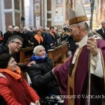 Il Battesimo a Termini: Leone XIV porta la Quaresima dove la città sanguina