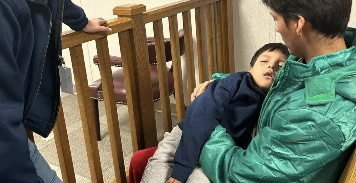 La libertà recintata: Minneapolis, un bambino e la prova generale dello Stato di diritto