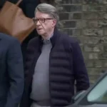 Scotland Yard corre, Buckingham si protegge