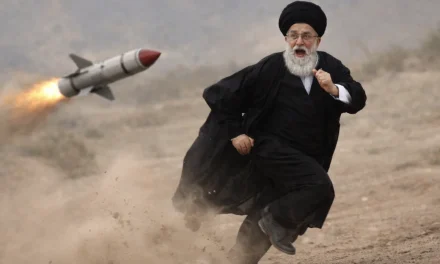 Il turbante e la mitraglia: la teocrazia che spara ai figli e poi si nasconde nei bunker