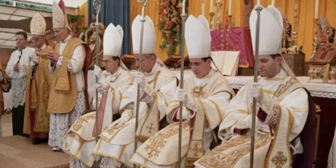 Tradizione senza comunione: il ricatto delle consacrazioni e l’eresia pratica dell’obbedienza selettiva