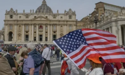 La croce e la bandiera non sempre stanno bene insieme