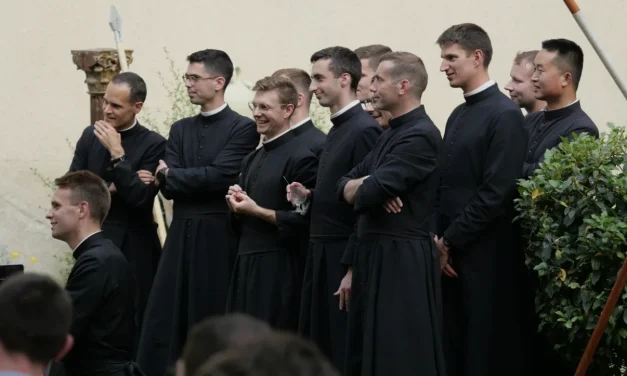 Una comunità in chiaroscuro