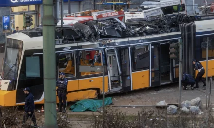 Disastro tranviario a Milano. Due morti e decine di feriti