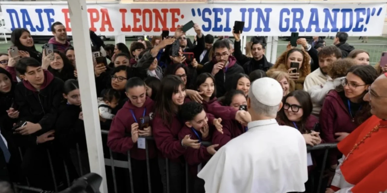 La nube luminosa e il Quarticciolo: Leone XIV, la fede che trasfigura la storia e la città