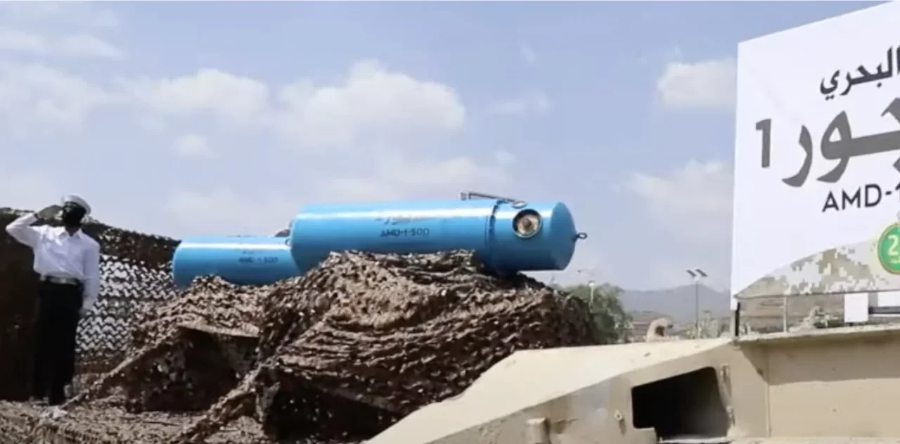 Trump prima bombarda, poi presenta il conto