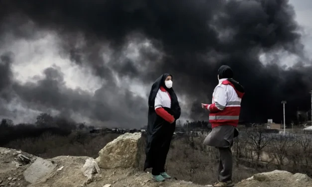 La “pioggia nera” su Teheran e la verità morale della guerra