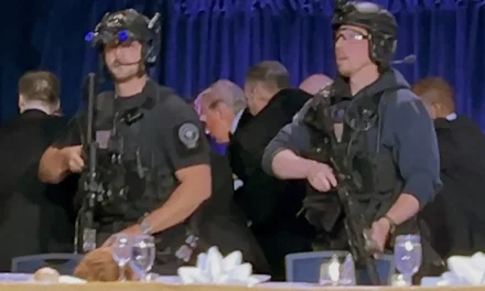 TRUMP, L’UOMO PIÙ SPARATO D’AMERICA