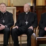 LA CHIESA CHE NON SI INGINOCCHIA