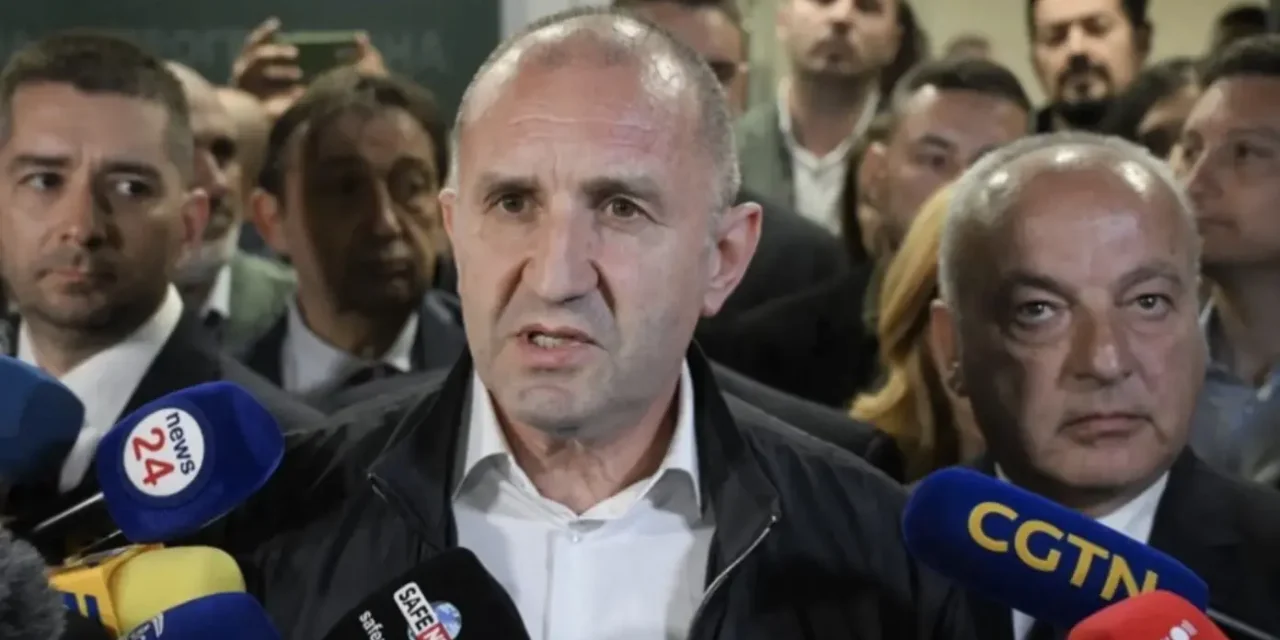 Radev vince in Bulgaria con la maggioranza assoluta: è davvero il nuovo Orbán o è l’opposto?
