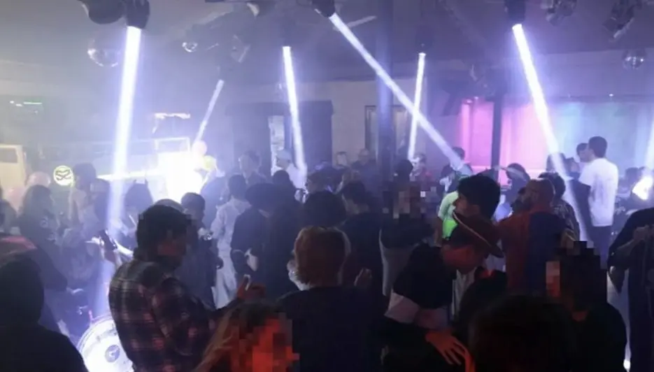 Escort, gas esilarante e hotel a cinque stelle: quando il calcio tradisce chi lo ama davvero