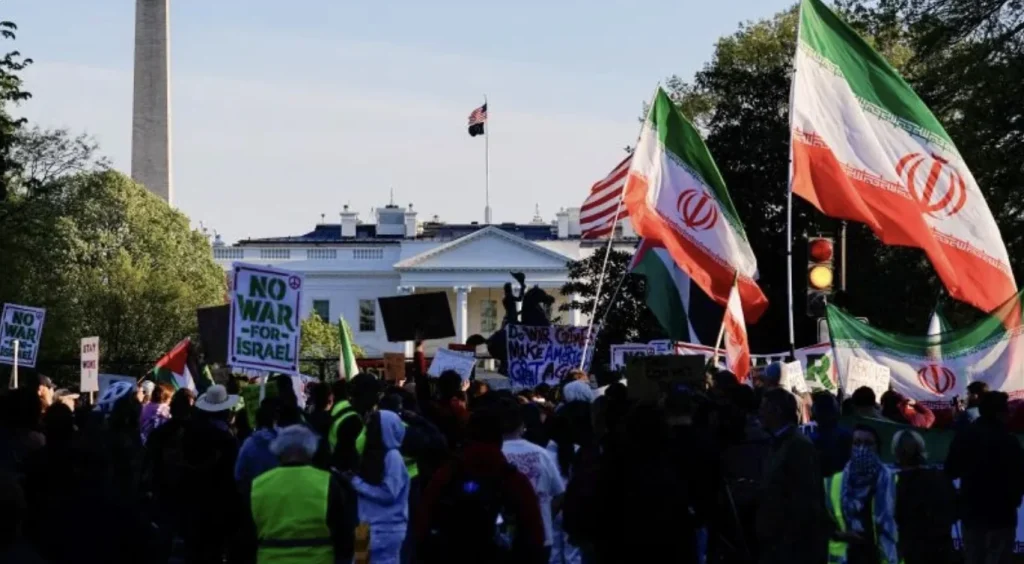 iraniani manifestano contro la guerra