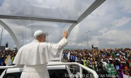 Leone XIV in Africa: il Papa che dice no al potere digitale, alla corruzione e alla simulazione del reale