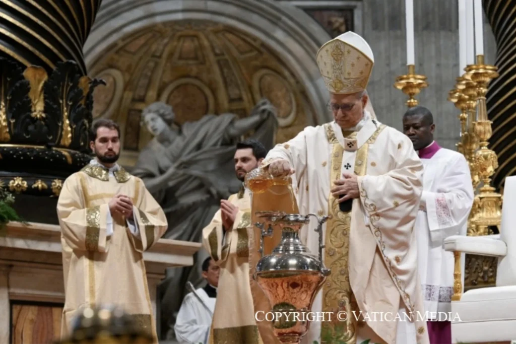 "Diffondere il profumo di Cristo dove regna l’odore della morte" 1 leone xiv benedice il sacro crisma 2226