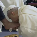 «Inginocchiamoci anche noi come fratelli e sorelle degli oppressi»