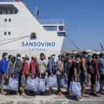 L’Albania e i migranti: una storia di simboli, costi e battaglie legali