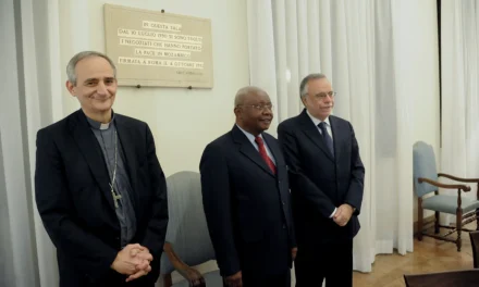 Zuppi dice «no alla guerra» e il mondo farebbe bene ad ascoltarlo. Perché quest’uomo sa di cosa parla