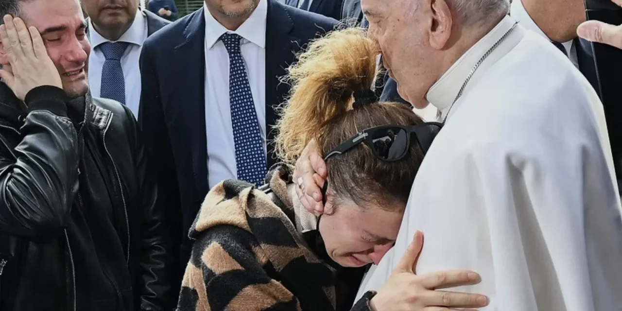 Siti tradizionalisti USA contro la beatificazione di Papa Francesco: attacco a chi la auspica