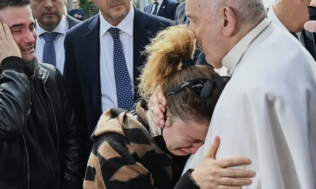 Siti tradizionalisti USA contro la beatificazione di Papa Francesco: attacco a chi la auspica