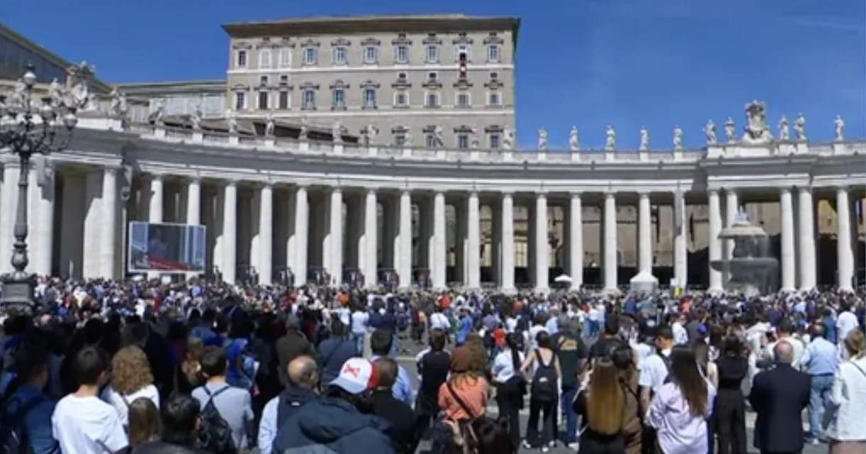 Il Papa e le fake news: «La verità non resta celata»