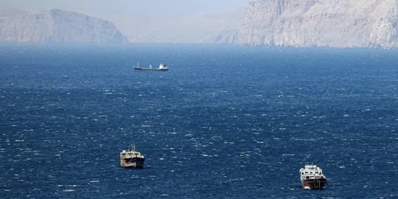 Riaperto lo Stretto di Hormuz dopo il cessate il fuoco
