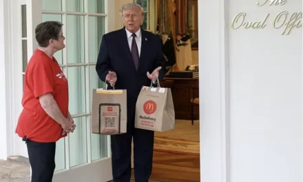 Trump sempre più isolato