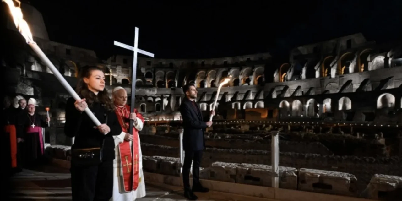 La croce portata dal Papa e il grido della Terra Santa