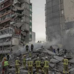Un missile contro un palazzo a Kiev fa morti e feriti