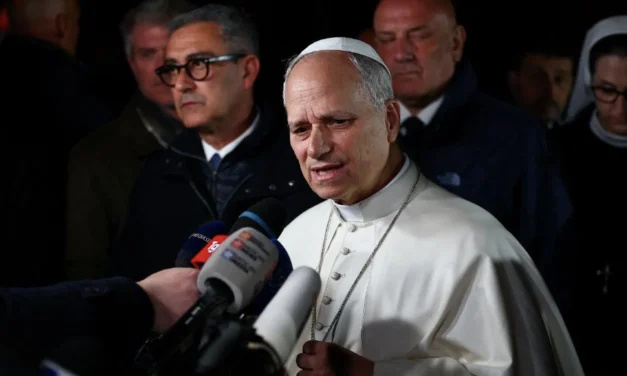 La parola del Papa e il tweet del presidente