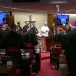 Leone XIV ai vescovi spagnoli: la Chiesa in cammino non teme i bagagli leggeri