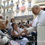 Leone XIV a Barcellona: la carità non è assistenza, è il volto sociale del Vangelo