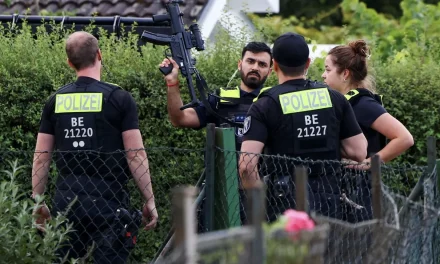 Attentato di Berlino, polemiche in Germania: l’attentatore era già noto alle autorità