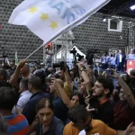 Il dissenso che interrompe e il Campo largo che non risponde