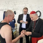 Il Papa invia il cardinale Zuppi dai prigionieri russi