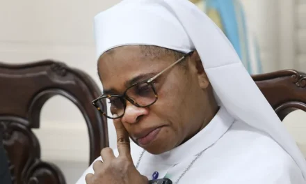Suora fermata dall’ICE mentre va a Messa: il caso di suor Leticia Ugboaja scuote gli Stati Uniti 
