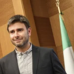 Alessandro Di Battista, la politica e il mestiere più grande: fare il padre