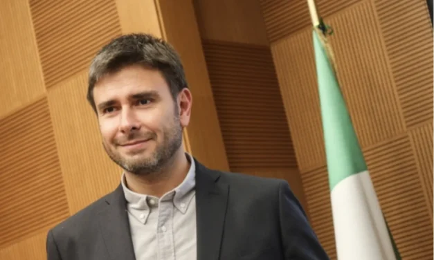 Alessandro Di Battista, la politica e il mestiere più grande: fare il padre
