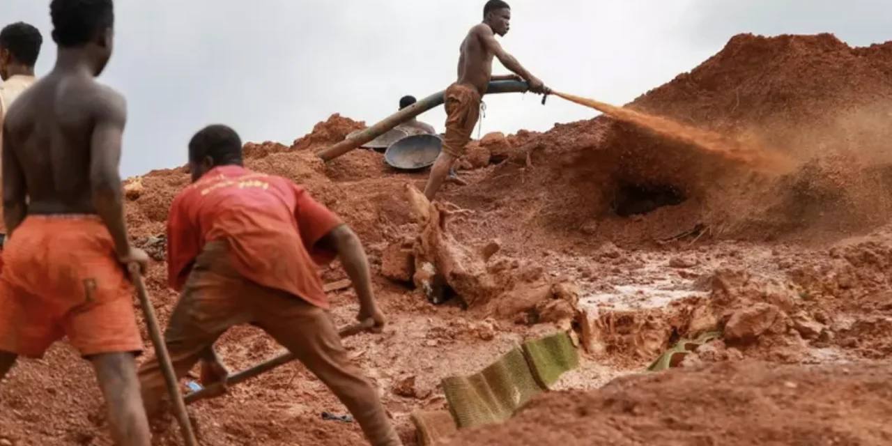 Miniera d’oro crollata in Centrafrica: a Zamboyé i poveri muoiono, l’oro invece arriva sempre a destinazione