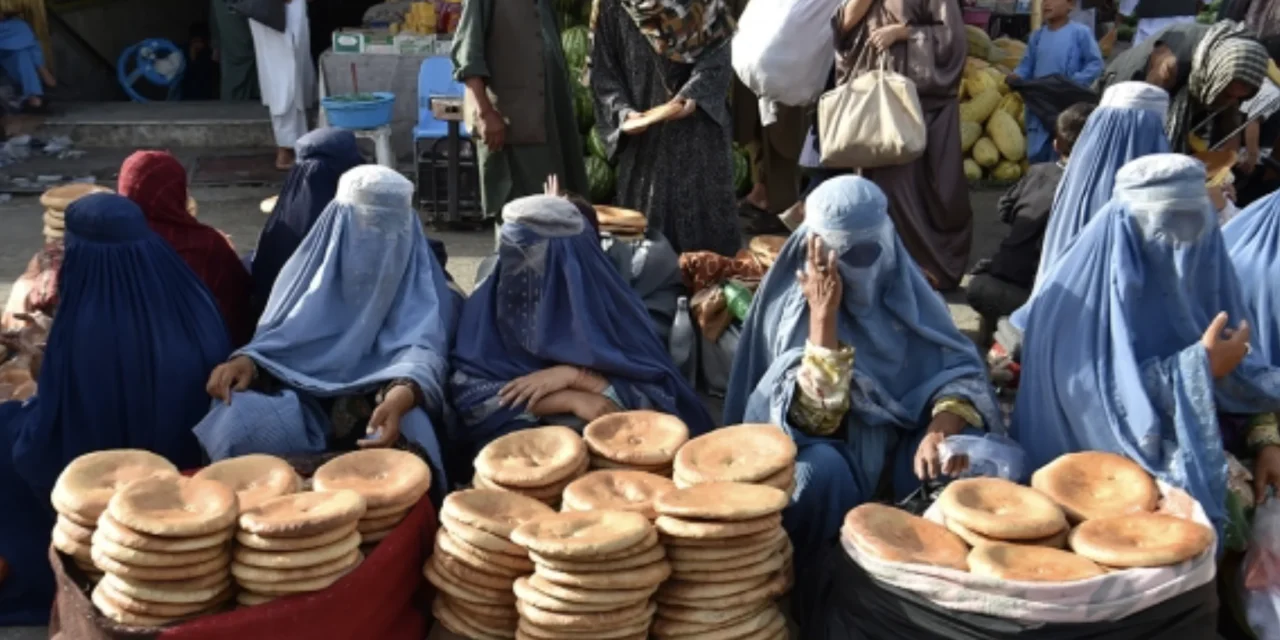 Afghanistan, Tuba chiede il divorzio: la donna che sfida la gabbia dei talebani