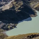 Nepal e Tibet, stiamo perdendo la colla: il ghiacciaio crollato e l’Himalaya che si sgretola
