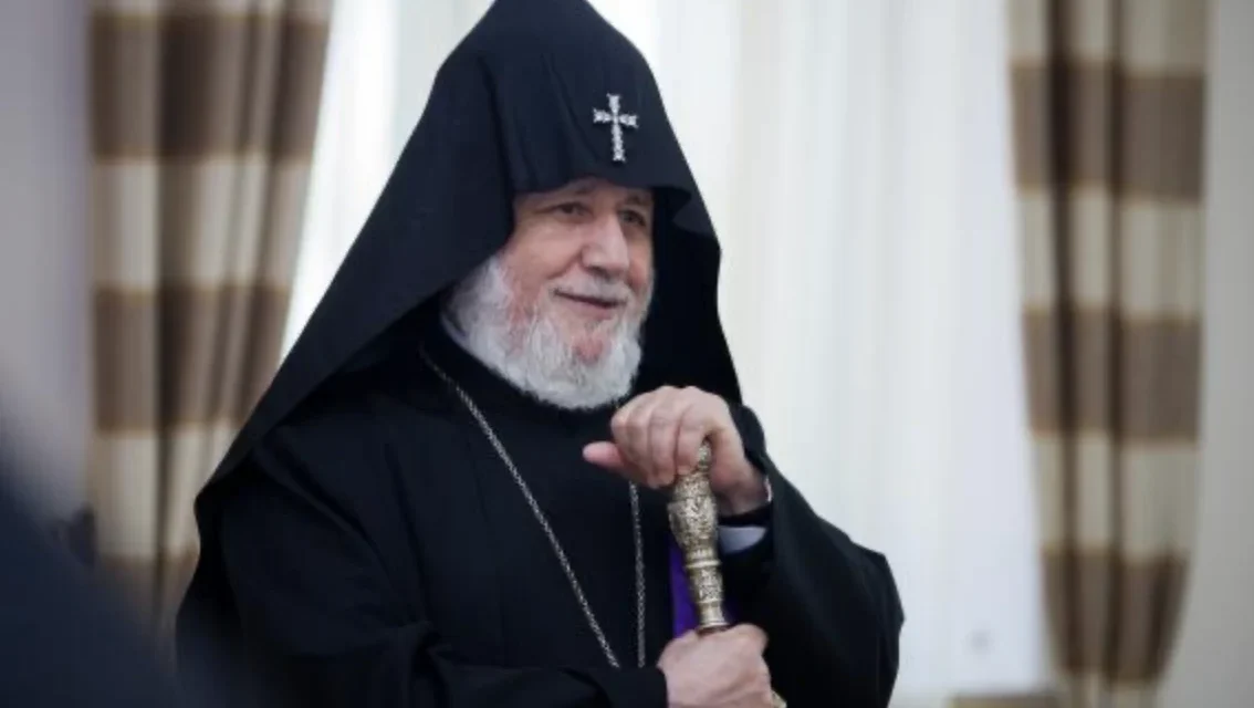 Armenia, il processo a Karekin II si ferma subito: il giudice si astiene. E lo scontro tra governo e Chiesa si congela in tribunale
