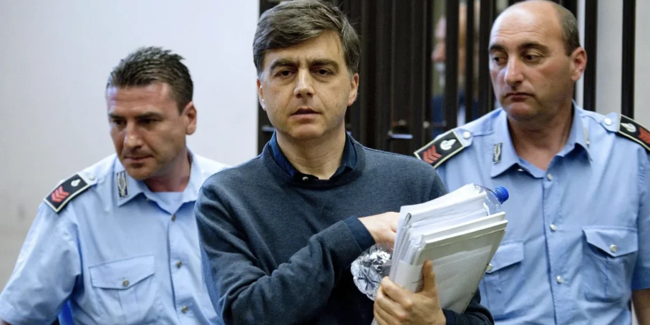 La bomba per fabbricare un premier: Lavitola, Ranucci e l’incredibile romanzo dell’amico “spin doctor”